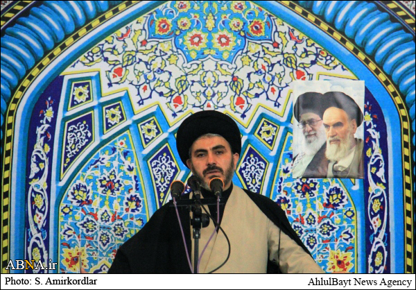 امام جمعه ارومیه:مسئولان زمینه وحدت واقعی میان حوزه و دانشگاه را فراهم سازند