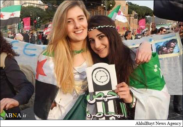 جبهة النصرة دو دختر ایتالیایی را اسیر کرد + عکس