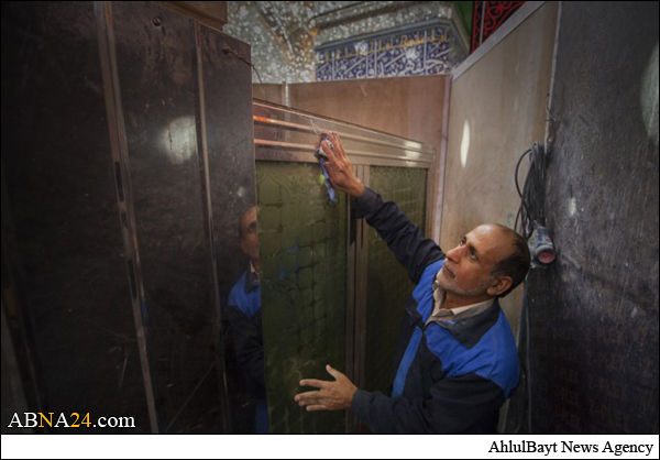 عکس خبری/ غبارروبی صحن حرم مطهر امام حسین(ع)