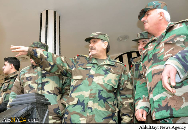 بازدید وزیر دفاع سوریه از مناطق عملیاتی جنوب + عکس