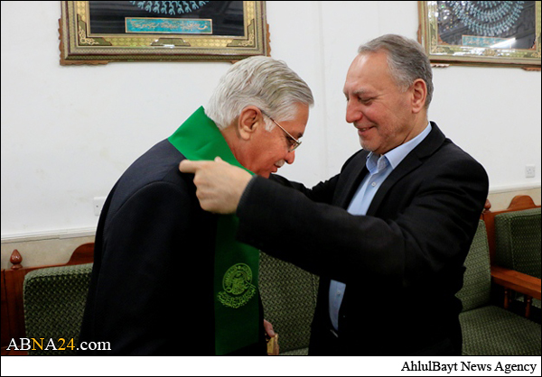 رئیس مجلس سناى پاکستان در حرم امام علی(ع) حضور یافت + عکس