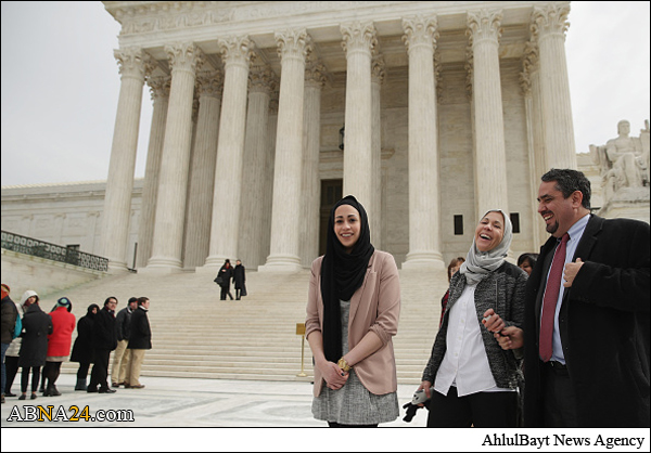 یک بانوی محجبه تبعیض آمریکایی‌ها را به چالش کشید + تصاویر