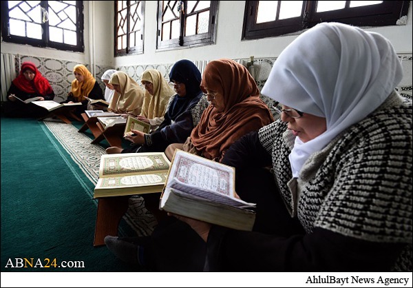 زنان مبلغ دینی الجزایر در صف مقدم مقابله با افراط گرایی + تصاویر	