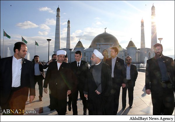 بازدید روحانی از مسجد جامع ترکمنباشی و بازگشت به تهران + تصاویر