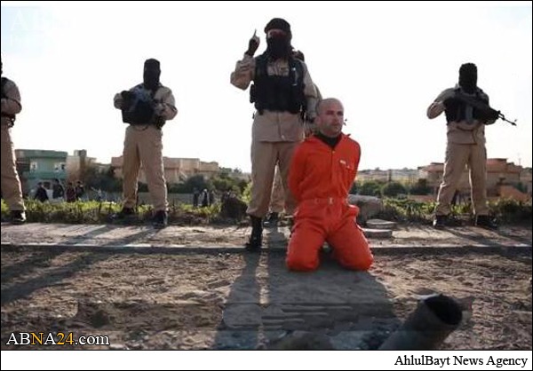 فیلم/ داعش سه پیشمرگه کُرد را سر برید