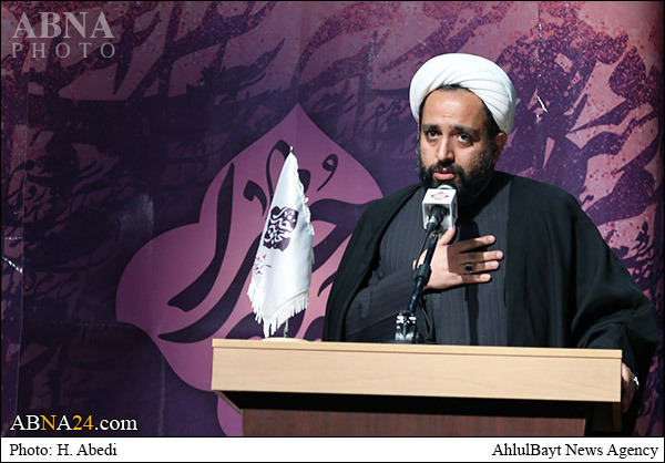 فیلم/ شعر خوانی حجت الاسلام و المسلمین جواد محمد زمانی در سوگواره شعر فاطمی