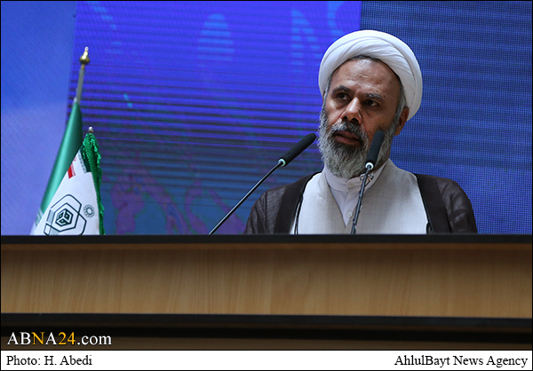 عابدی: زبان عربی وجود و رشد خود را مدیون قرآن کریم است