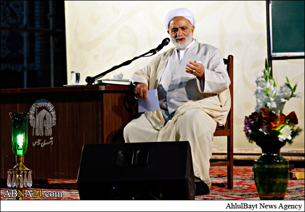 قرائتی: پایبند نبودن به عهد، از نشانه های بی دینی است