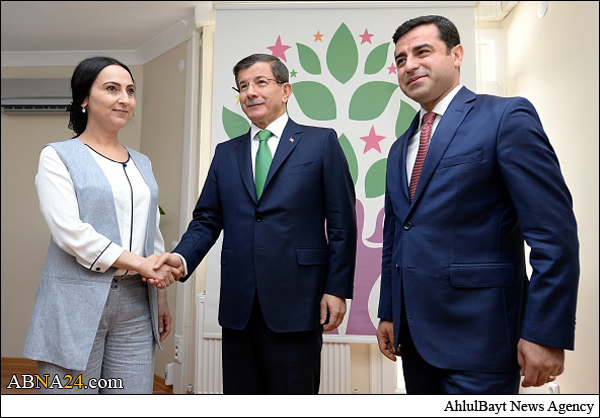 دیدار رهبران حزب عدالت و توسعه و حزب دموکراتیک خلق‌ها + تصاویر