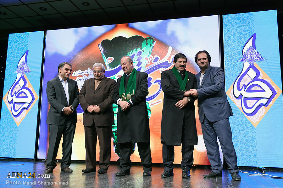 گزارش تصویری/ ویژه برنامه خادمین شمس و تجلیل از خادمان حرم رضوی در فرهنگسرای اندیشه