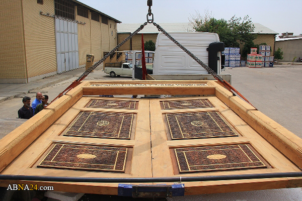 درب باب‌القبله حرم امامین عسگریین(ع) در شیراز رونمایی شد + عکس