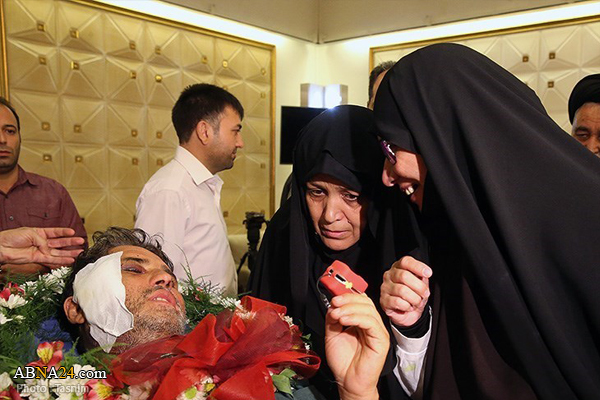 خبرنگار مجروح صدا و سیما از سوریه به تهران بازگشت + تصاویر