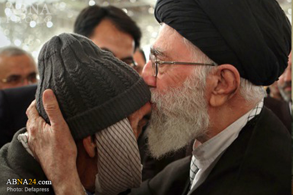 سرلشکر ایزدی از جانباز "بابارجب" تجلیل کرد