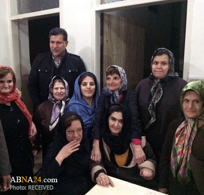 اشک های "علی دایی" در مؤسسه خیریه معلولان و سالمندان + عکس
