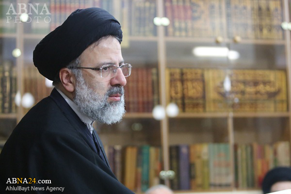 تولیت آستان قدس رضوی: زندگی شهدای راه حق در قالب های بدیع و هنری تبیین شود
