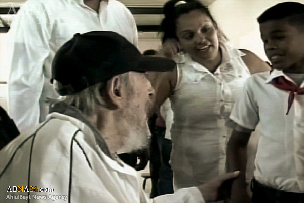 ظاهر شدن "فیدل کاسترو" پس از یک سال غیبت + عکس