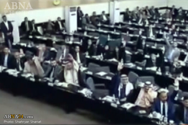 فیلم/ برکناری رئیس پارلمان عراق و دو معاونش به وسیله نمایندگان