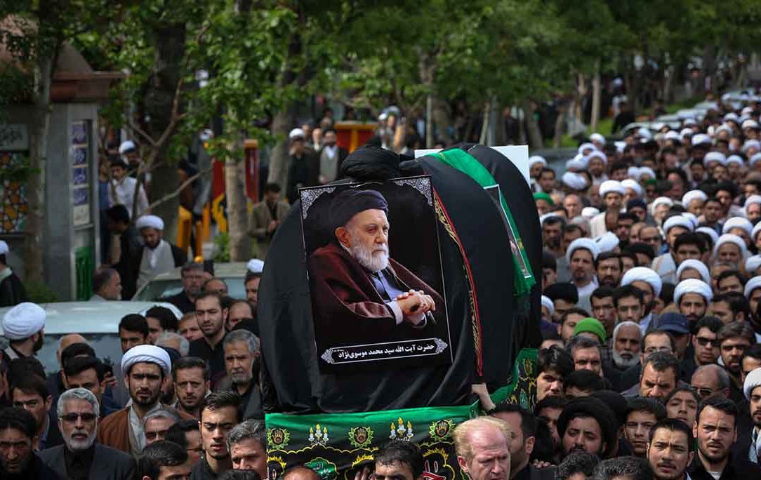 پیکر آیت الله موسوی نژاد در حرم رضوی آرام گرفت