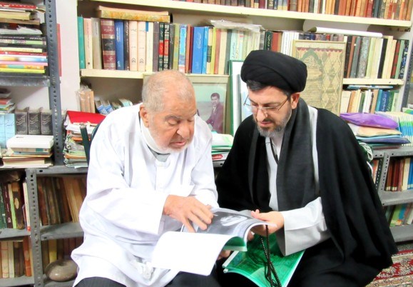 بازدید مرمت کننده قدیمی ترین نسخ خطی نهج البلاغه از کانون فرهنگی ـ هنری شوشتر