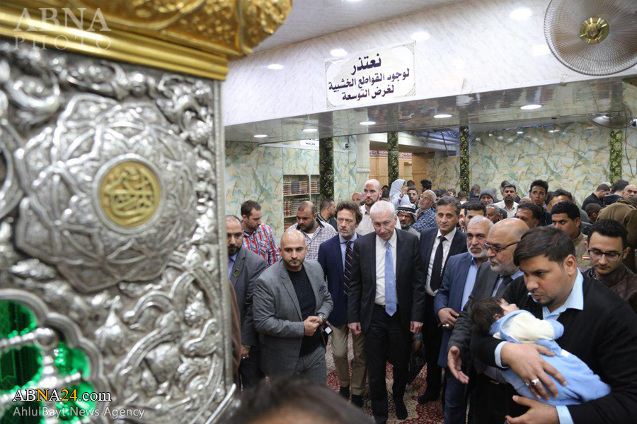 حضور سفیر آلمان در حرم مطهر حضرت امام حسین(ع) + تصاویر