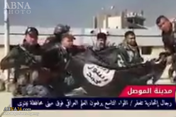 اهتزاز پرچم عراق بر فراز ساختمان استانداری موصل + فیلم