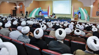 حسینی همدانی: حضور مؤثر در جامعه از وظایف روحانیون است