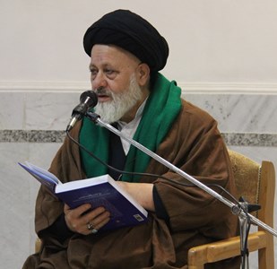 سجادی: شرط حصول علم حقیقی عبودیت، زهد و توکل بر خداست