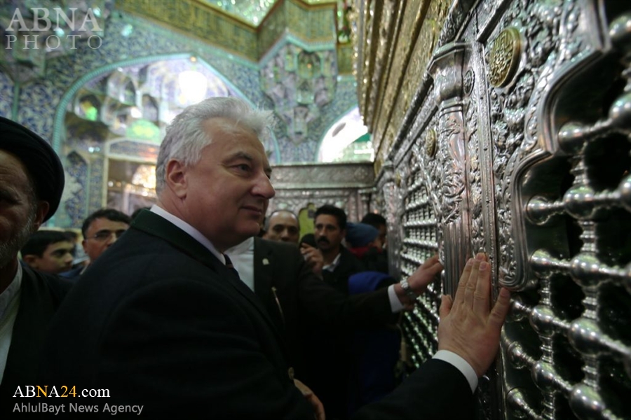 مسئولان عالی‌رتبه مجارستان به حرم حضرت معصومه(س) مشرف شدند