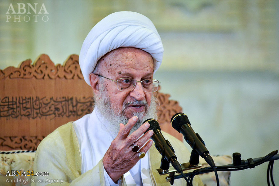 آیت‌الله مکارم شیرازی: بهترین عبادت در ماه مبارک رمضان، تلاوت قرآن کریم است