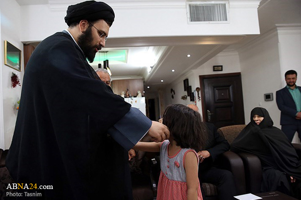 دیدار سیدعلی خمینی با خانواده شهدای ۱۵ خرداد + تصاویر