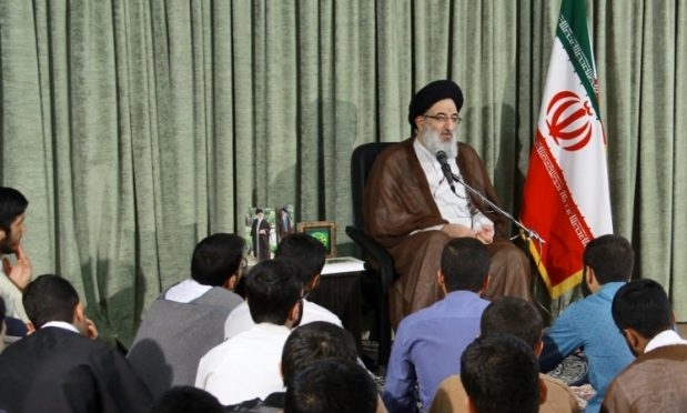 حسینی همدانی:طلبگی باید با آینده نگری و رصد دائمی مسیر همراه باشد