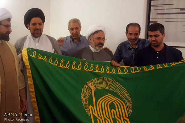 مرکز اسلامی فرانکفورت به عطر پرچم حرم رضوی متبرک شد