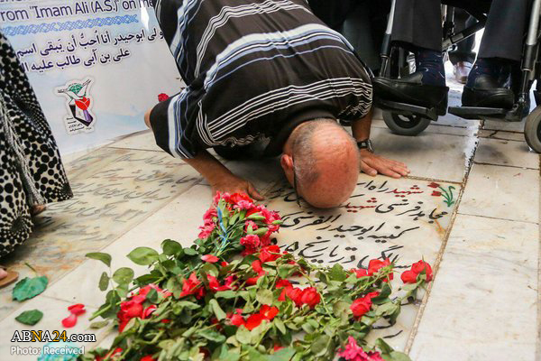 شهید "کورسل" فرانسوی در قم بعد از ۳۰ سال میزبان پدر شد + عکس