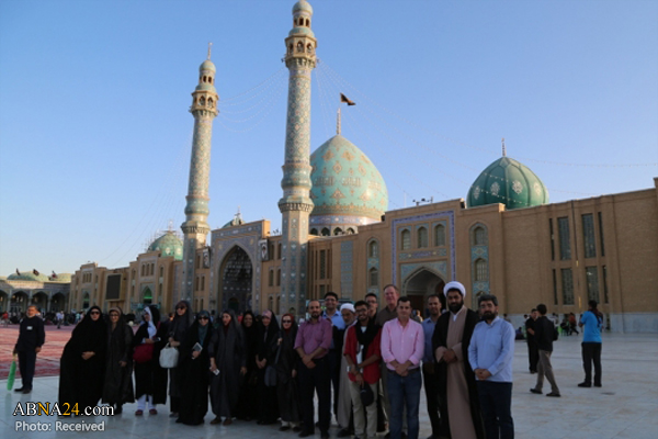تشرف جمعی از اساتید و پژوهشگران اروپایی و آمریکایی به مسجد مقدس جمکران