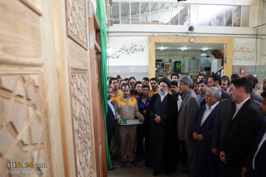 درب‌های صحن حضرت فاطمه(س) حرم امام علی(ع) رونمایی شد