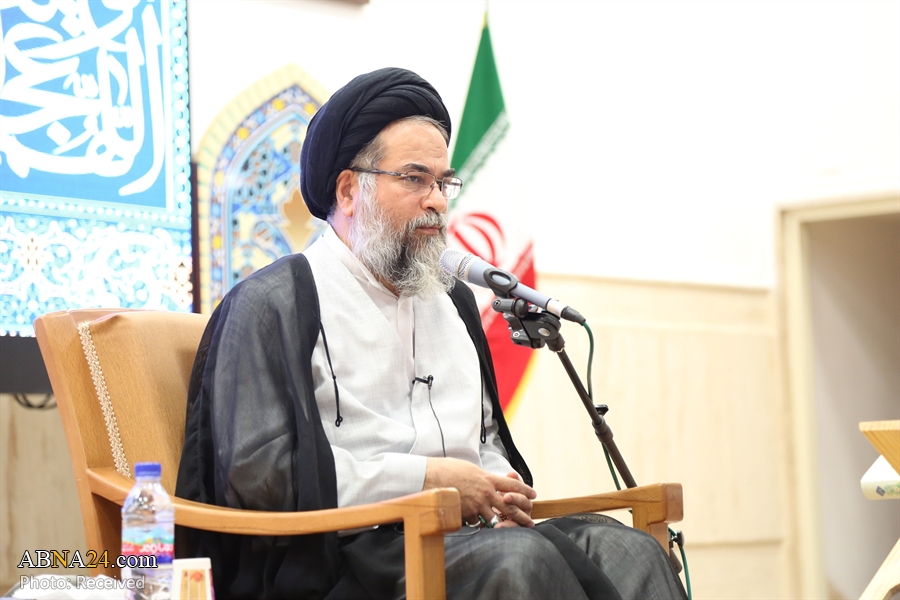 طلاب جامعه الزهرا(س) با تلاش خود مرزهای دانش را جابجا کنند