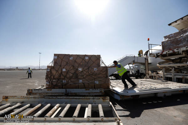 فرود هواپیماهای حامل کمک در فرودگاه صنعاء + تصاویر