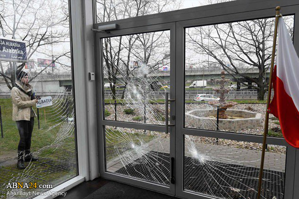 حمله به مرکز اسلامی بزرگ ورشو پایتخت لهستان + عکس