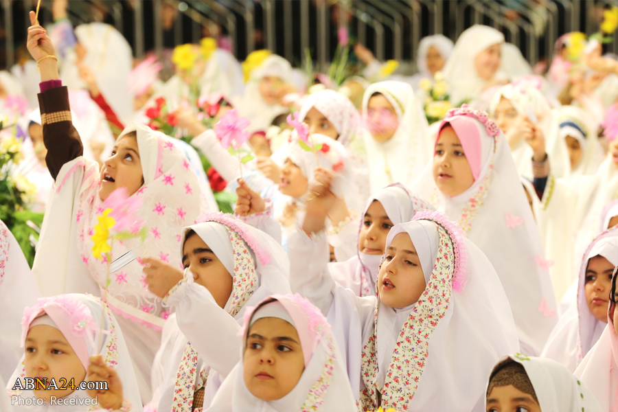 همایش "شده‌ام ۹ ساله" با حضور ۸۰۰ دانش آموز در قم برگزار شد