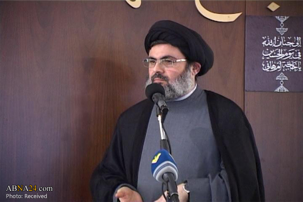 حضور گسترده مردم در کنار مقاومت بر عظمت و بزرگی آن دلالت دارد