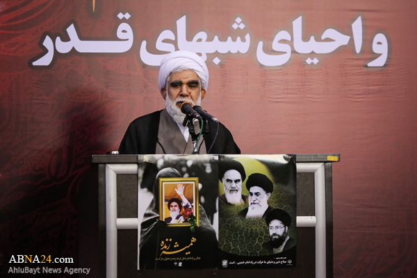 هنوز سیره و حقیقت زندگی امام(ره) برای مردم و جوانان تبیین نشده است/ مسئولین سبک زندگی خود را با مستضعفین تطبیق دهند