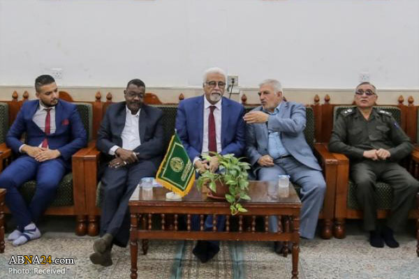 سفیر سودان در عراق: مسلمانان سراسر جهان به زیارت حرم امام علی(ع) بشتابند