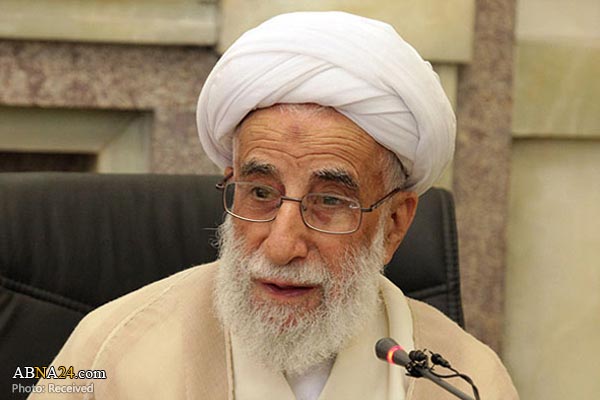 آیت الله جنتی: در بازار آزاد هرکس هرگونه می‌خواهد قیمت‌گذاری می‌کند!/ تأکید بر زنده نگهداشتن روحیه بسیجی