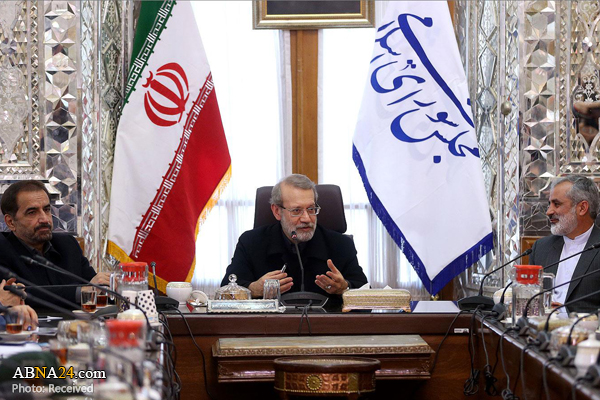 لاریجانی: عظمت ایران در منطقه غیرقابل حذف است/ می خواهند دل مردم را خالی کنند اما موفق نمی شوند