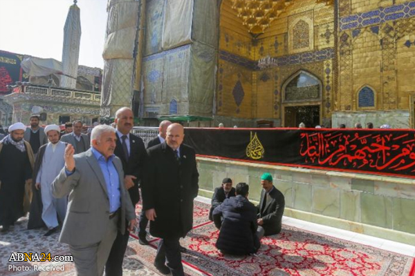 حضور فرستاده ویژه دبیرکل سازمان ملل در حرم امام علی(ع) + تصاویر