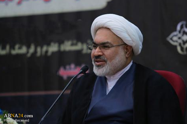 لک‌زایی: فقه هیچ گاه غیرسیاسی نبوده است و نمی‌تواند غیرسیاسی باشد