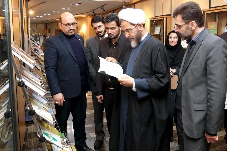 نمایشگاه گفتمان علمی انقلاب اسلامی در مجلس افتتاح شد/ مازنی: حوزه علمیه در عرصه علوم انسانی فعالیت‌های زیرساختی مناسبی را شروع کرده است