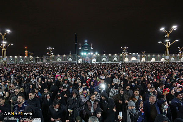 فیلم/ لحظه تحویل سال نو در صحن جامع رضوی