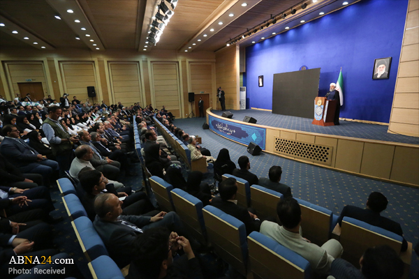 روحانی: ملت با ایستادگی در شرایط سخت، دشمن را تا پیروزی نهایی به عقب می راند