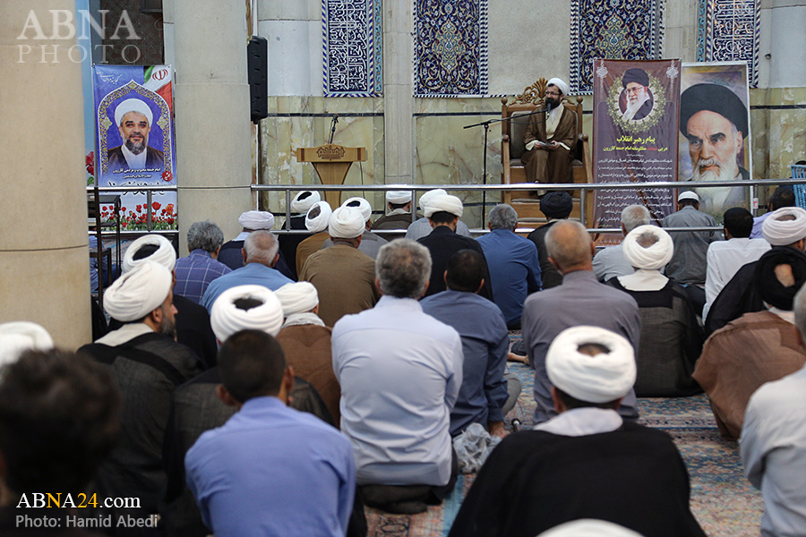 مراسم بزرگداشت امام جمعه فقید کازرون در قم برگزار شد